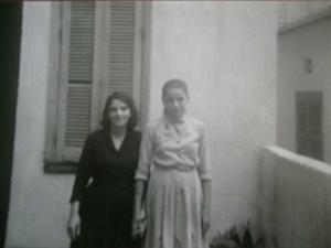 MAX ALZERAH 1066 ma maman colette derriere la fenetre de ta grand mere